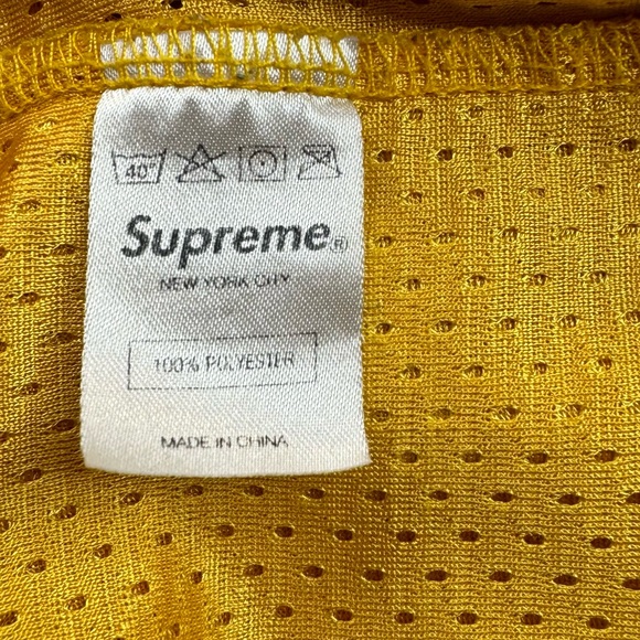 *Supreme Shorts Men's Size XLarge Yellow Basketball Paw Zip Packet Elastic Waist - Picture 16 of 16